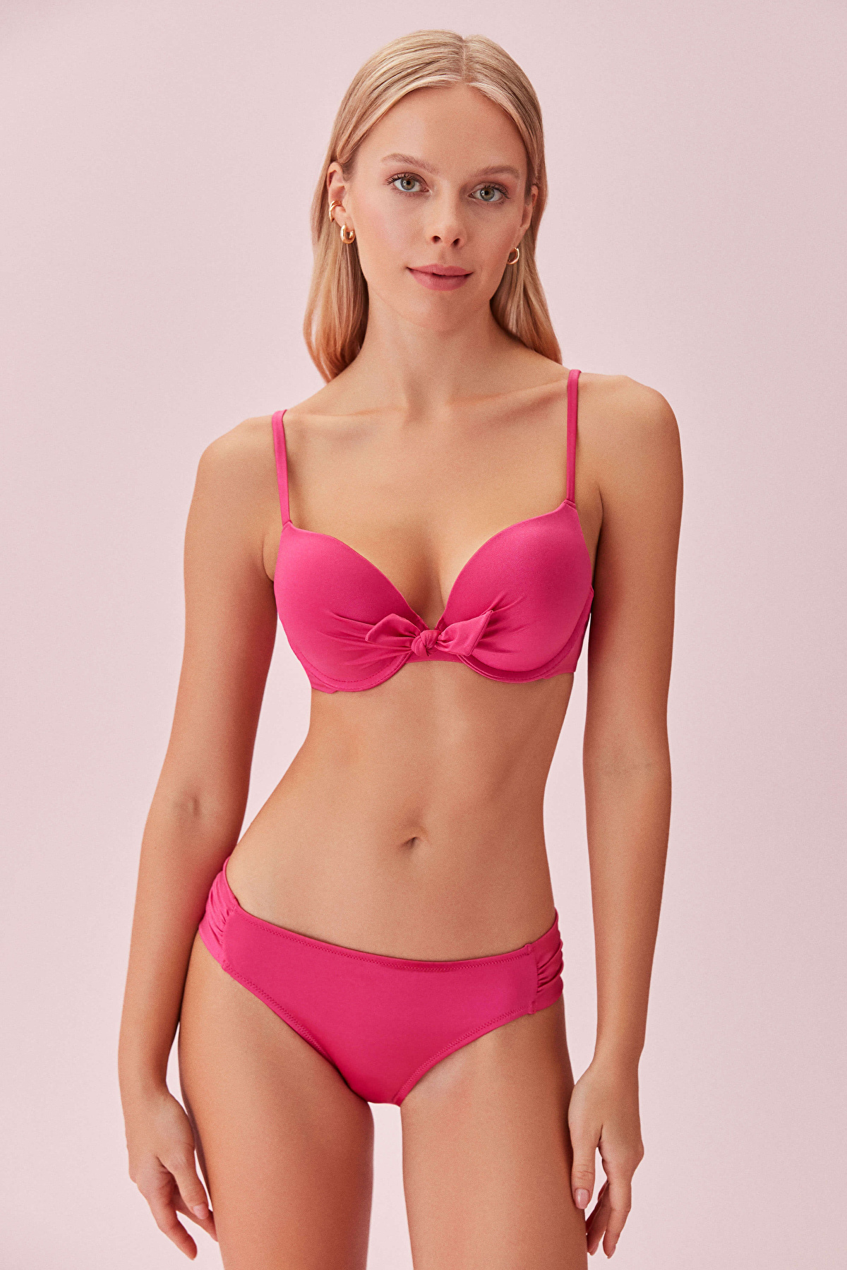 Begonvil Önden Bağcıklı Full Dolgulu Bikini Üst | SUWEN