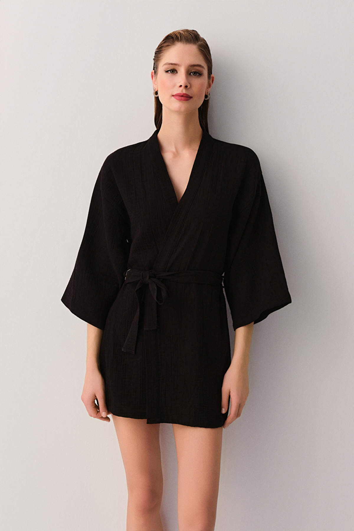 Black Jasmine Kimono | SUWEN