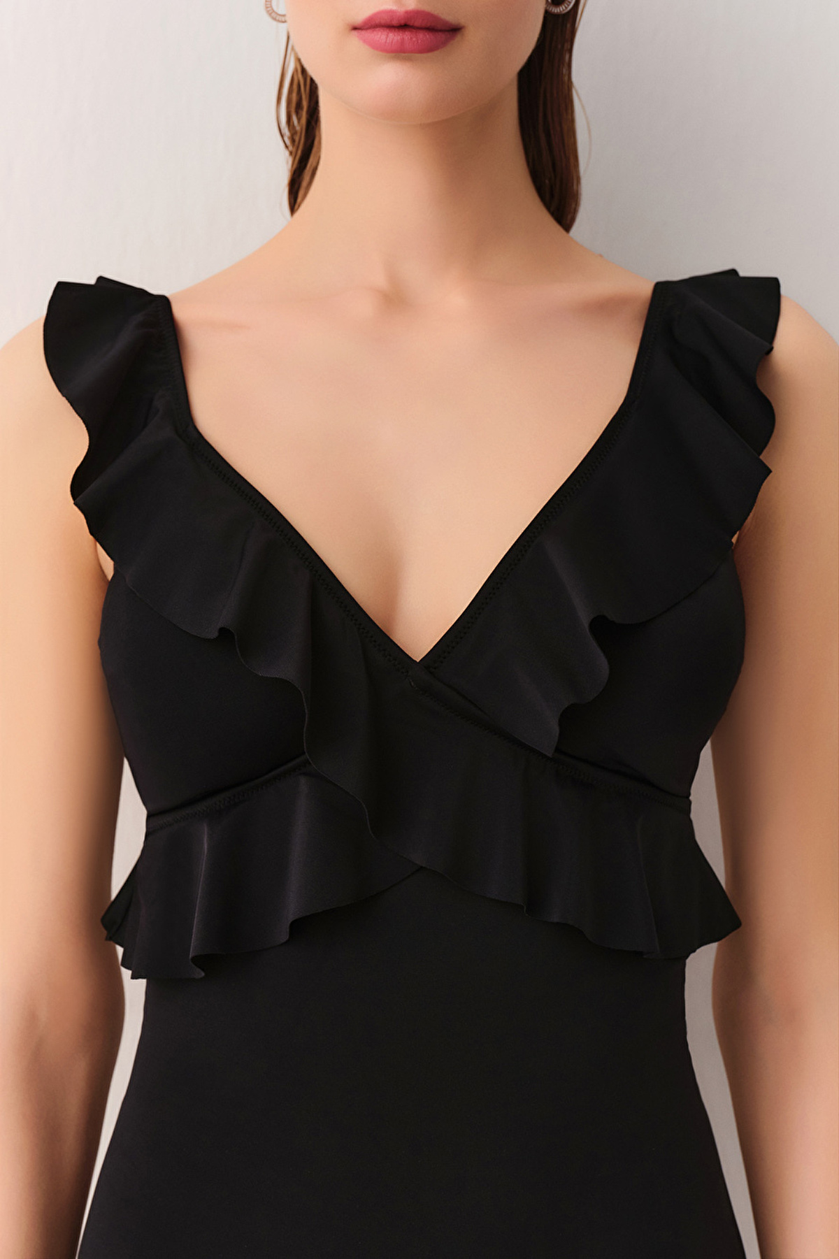 Black Frilled Swimsuit | SUWEN