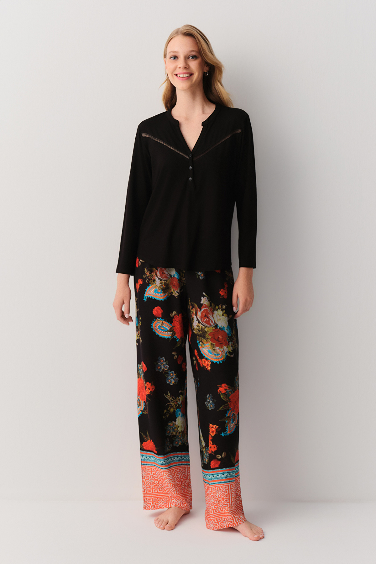 Black Print Liora Pyjamas Set | SUWEN