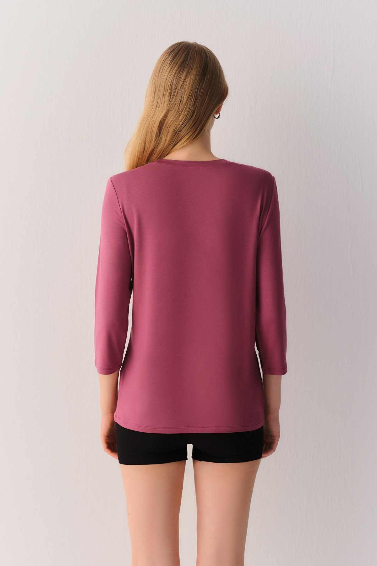 Rose Essence Nights 3/4 Sleeve T-Shirt | SUWEN