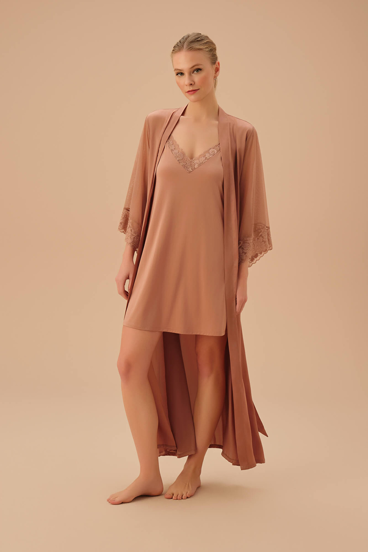 Capuccino Swan Long Morning Gown | SUWEN
