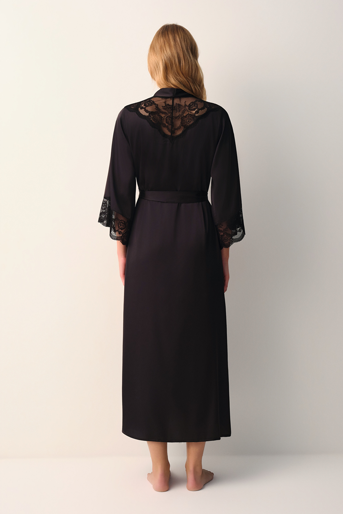 Black Vivienne Long Morning Gown | SUWEN