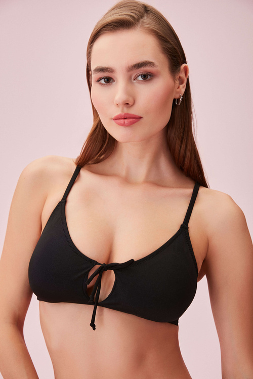 Siyah Bağcıklı Bralet Bikini Üst