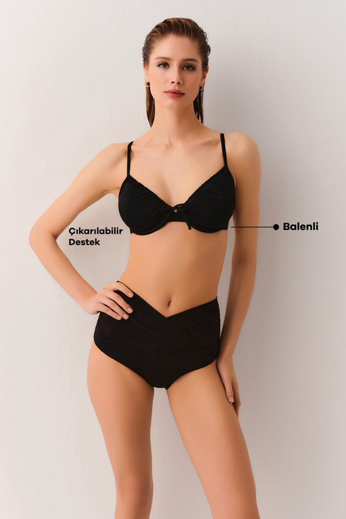 Siyah Önden Bağcıklı Destekli Bikini Üst