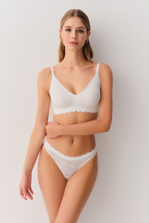 Ekru Invisible Soft Lazer Kesim Dantelli String Külot