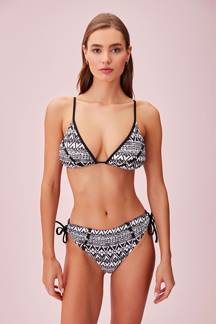 Siyah Desenli Boncuklu Üçgen Bikini Üstü
