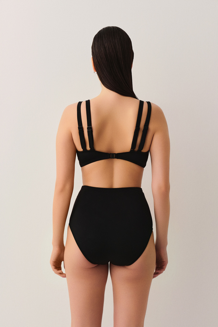 Siyah Üçgen Bikini Üst