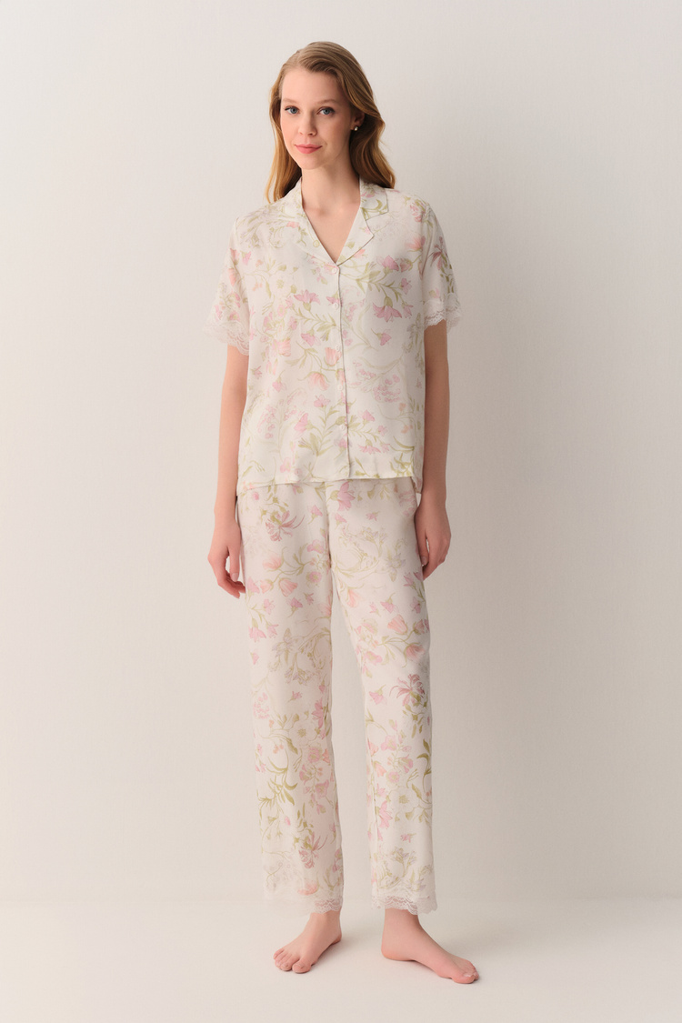 Ekru Desenli Lilibet Gömlek Yaka Pijama Takımı