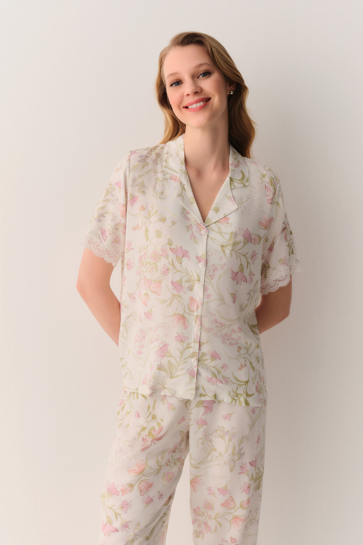 Ekru Desenli Lilibet Gömlek Yaka Pijama Takımı