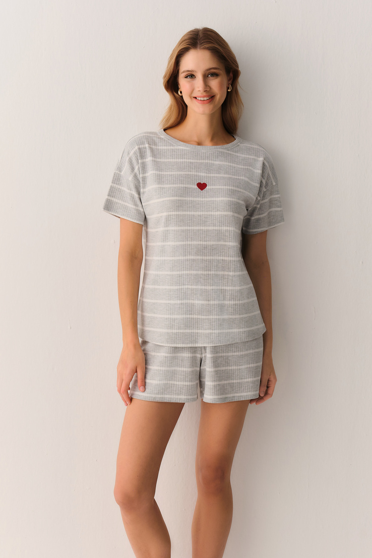 Gri Çizgi Desenli Heart Tişört Şort Pijama Takımı