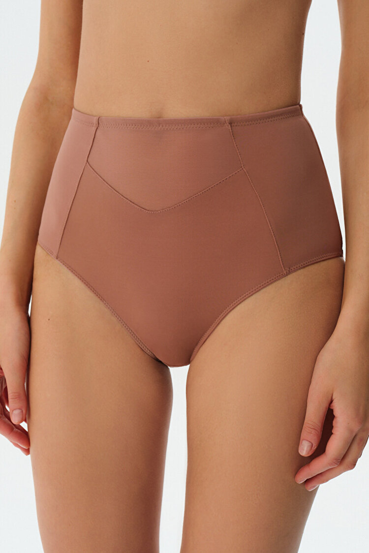 Dik zorga mushukchaga kirdi