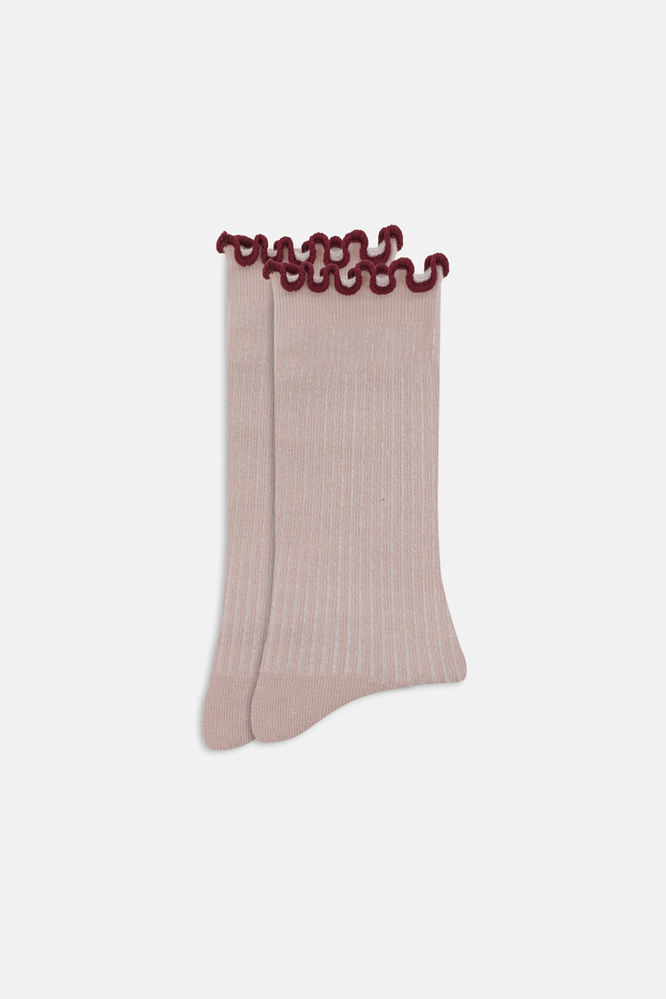 Pudra Pembesi Elegant Fırfırlı Soket Çorap